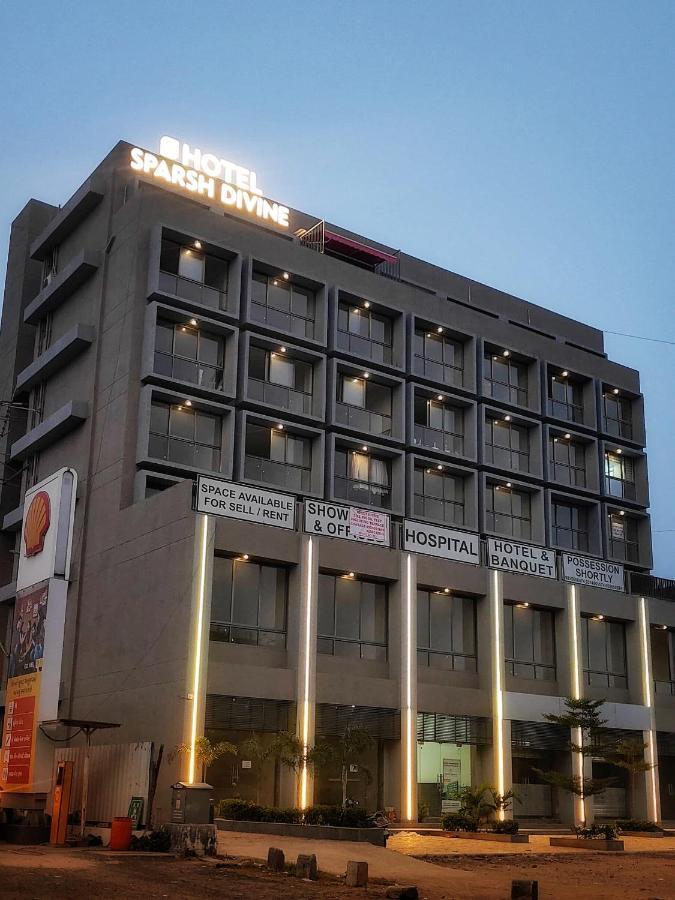 Hotel Sparsh Divine 아흐메다바드 외부 사진