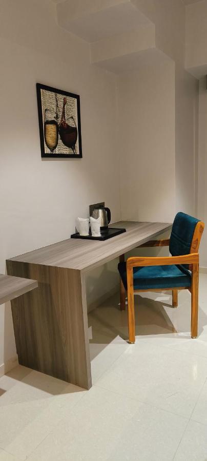 Hotel Sparsh Divine 아흐메다바드 외부 사진