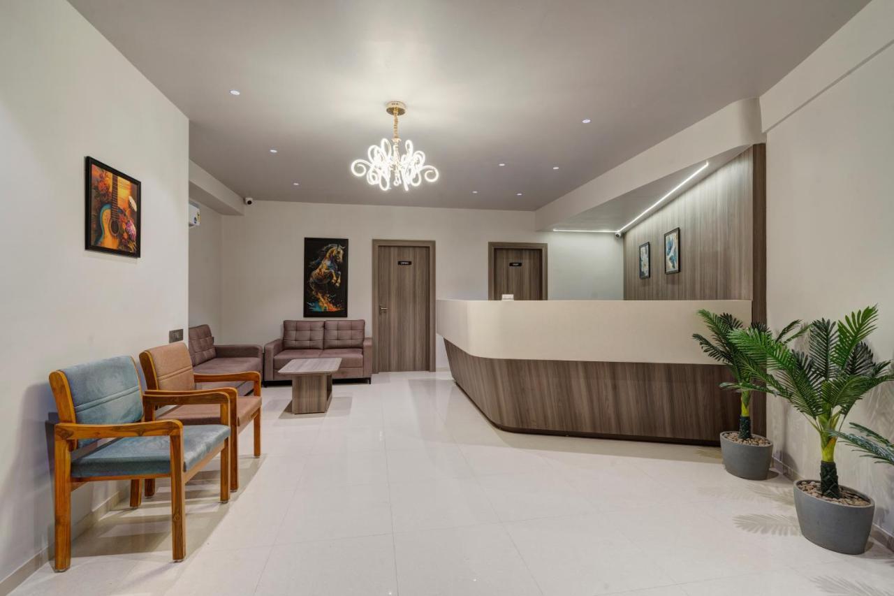Hotel Sparsh Divine 아흐메다바드 외부 사진